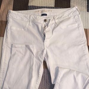 White American Eagle Skinny Jeans